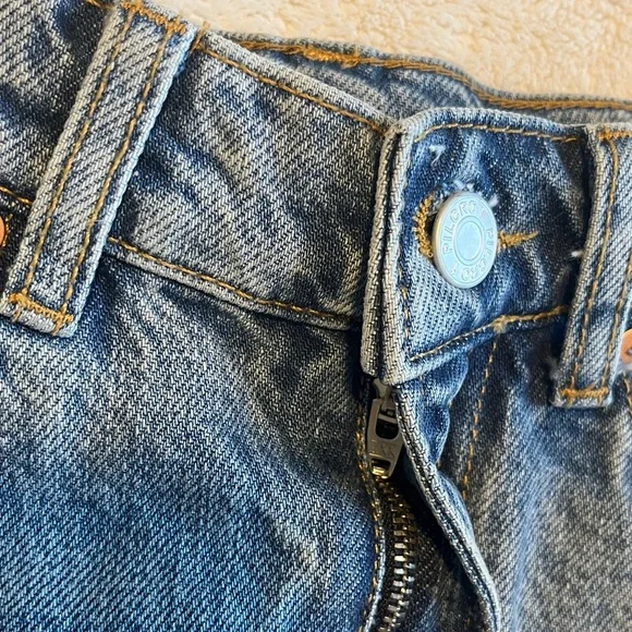 NWT Anthropologie Pilcro Blue Denim Mini Skirt Distressed Raw Hem Pockets Size 0 - Picture 3 of 6